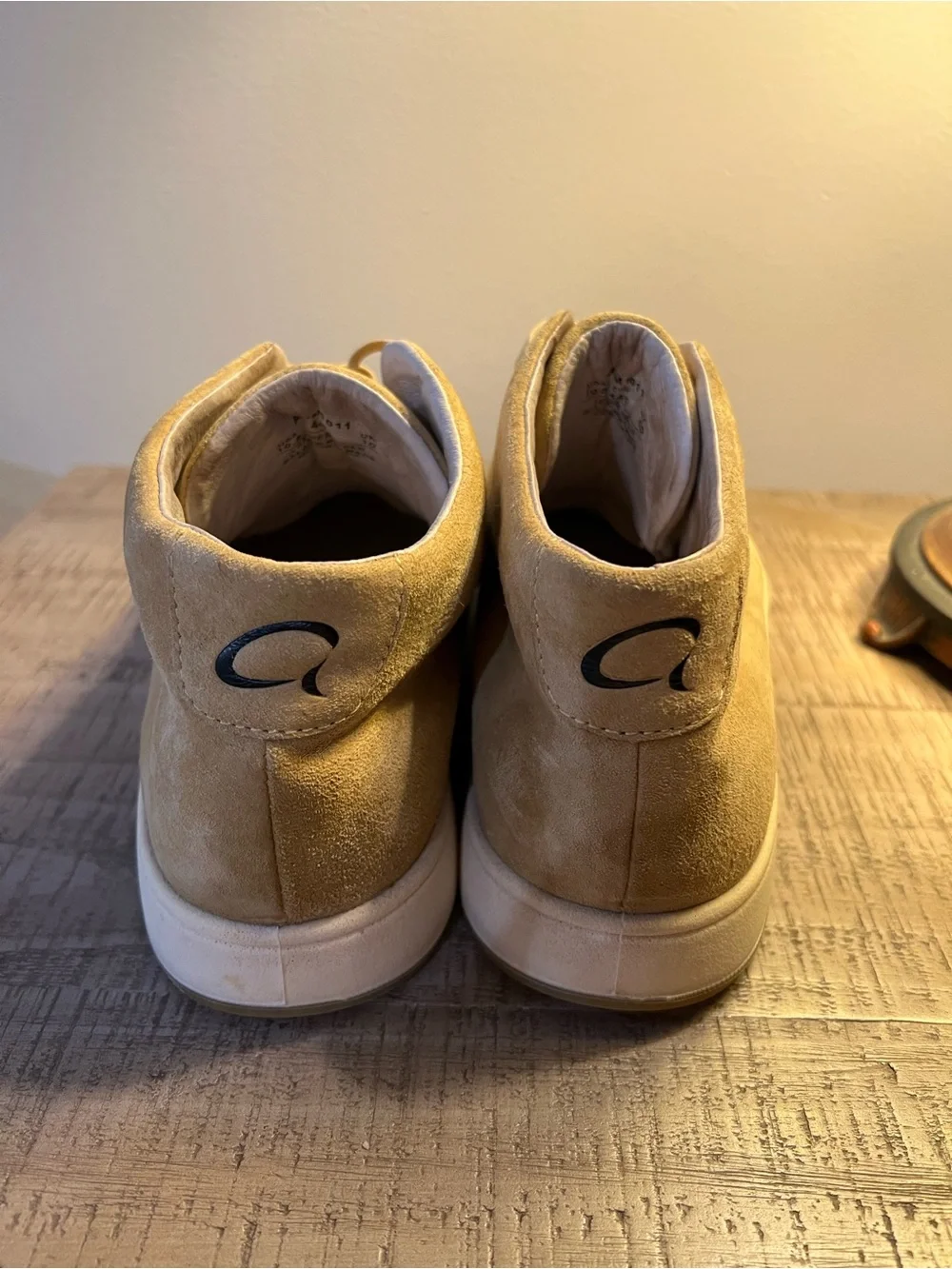 Aureus Patron Men's Beige NuBuck Leather Chukka Slip On Boots - Size 10.5